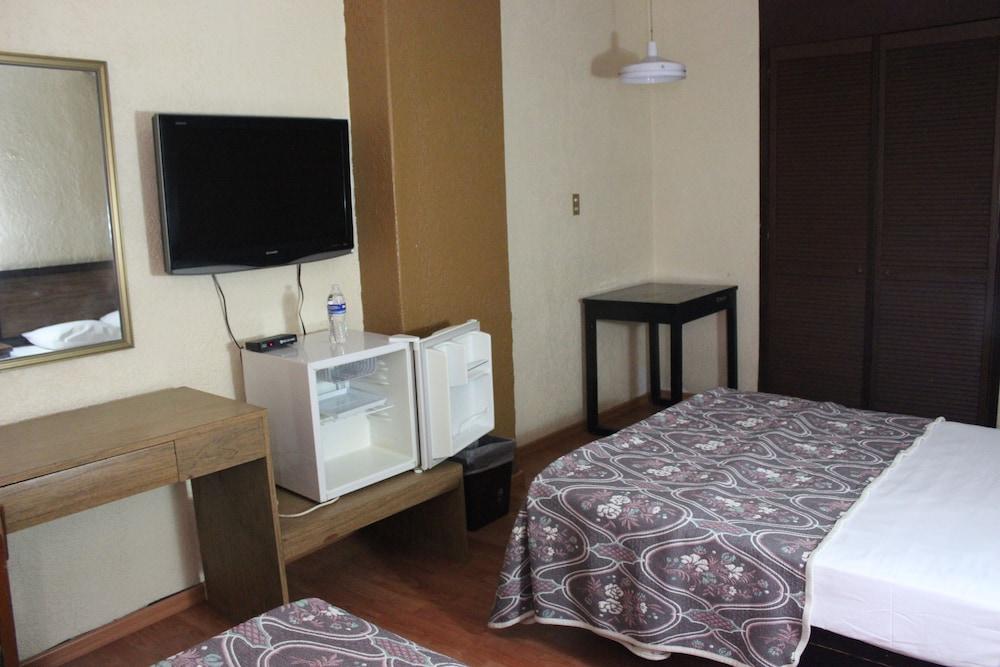 Hotel Del Parque Guadalajara Extérieur photo