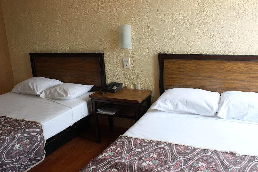 Hotel Del Parque Guadalajara Extérieur photo