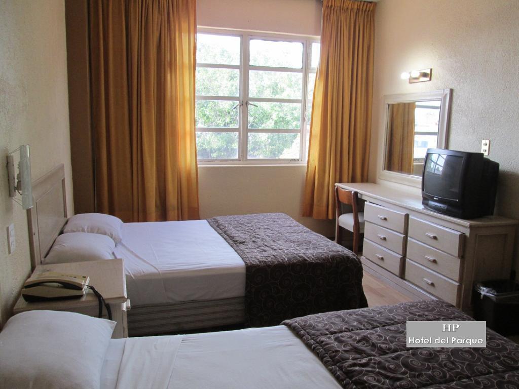 Hotel Del Parque Guadalajara Extérieur photo