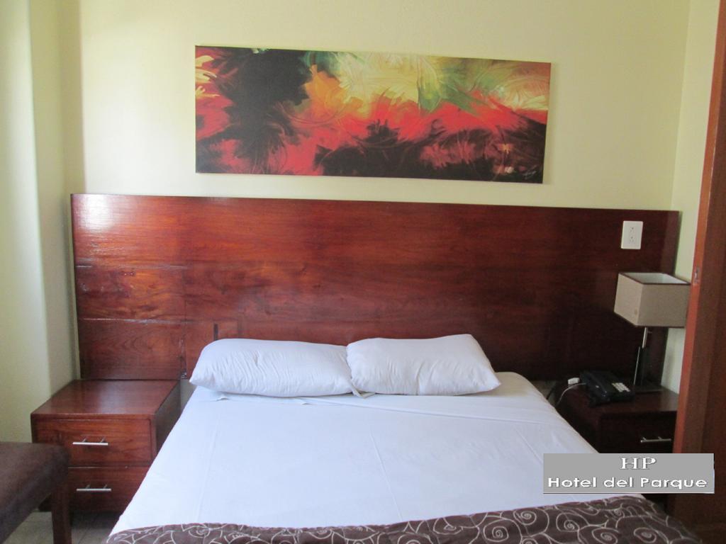 Hotel Del Parque Guadalajara Extérieur photo