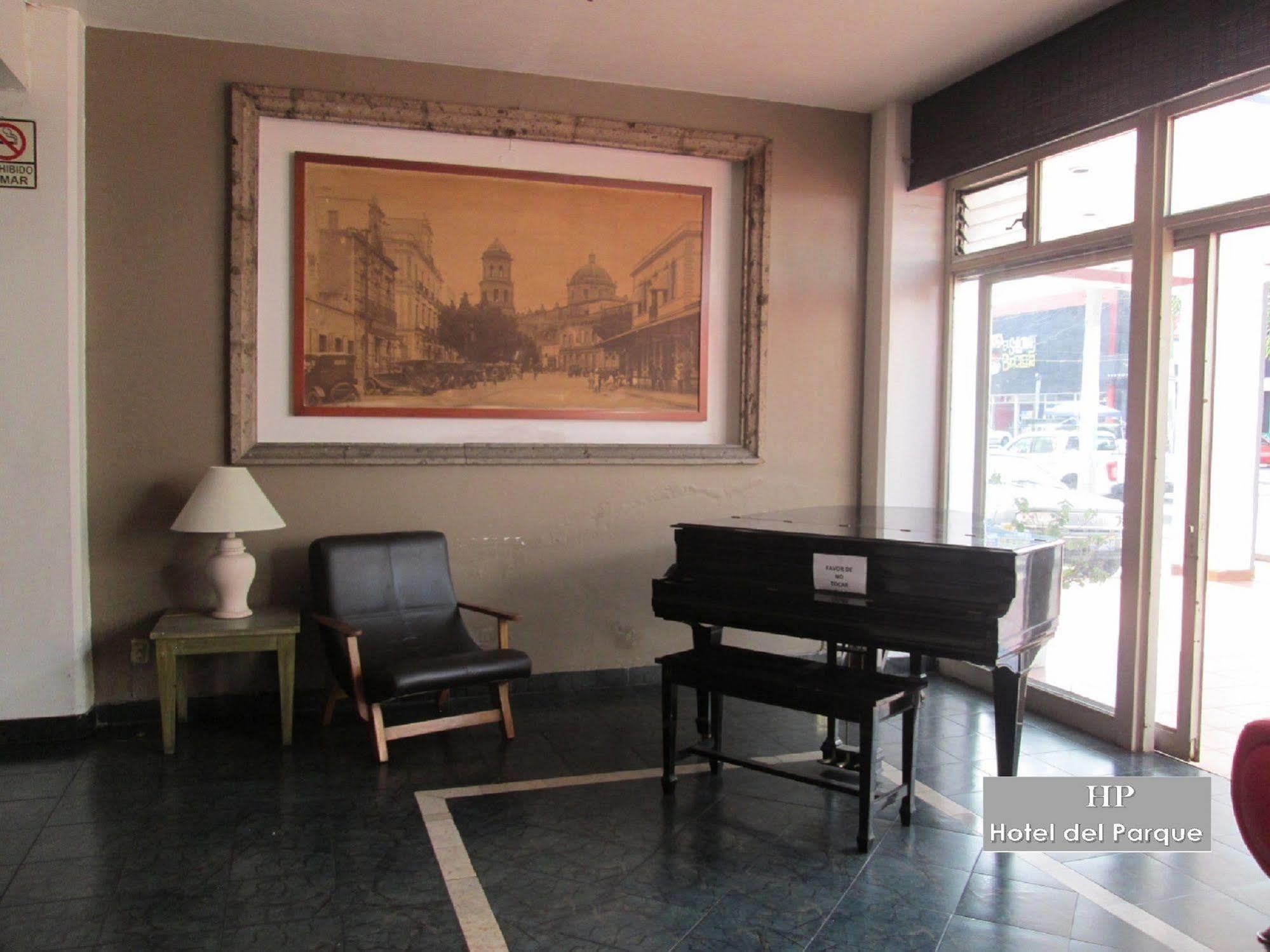 Hotel Del Parque Guadalajara Extérieur photo