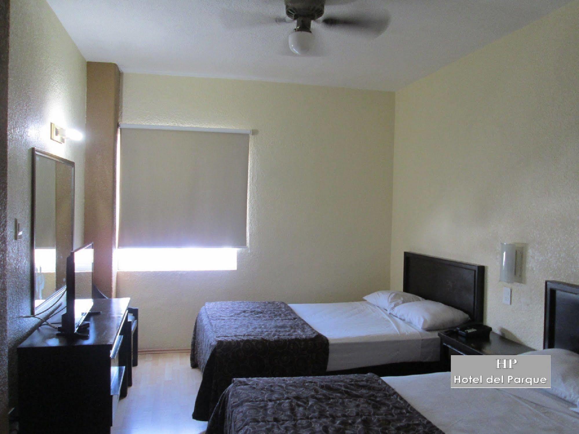 Hotel Del Parque Guadalajara Extérieur photo