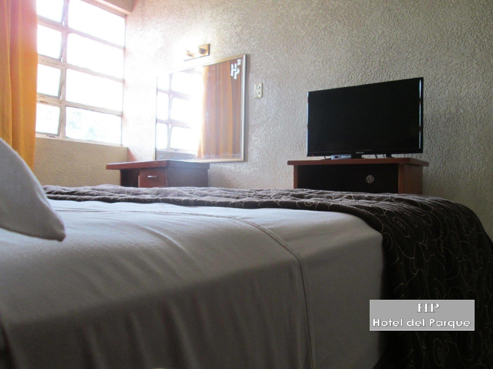 Hotel Del Parque Guadalajara Extérieur photo
