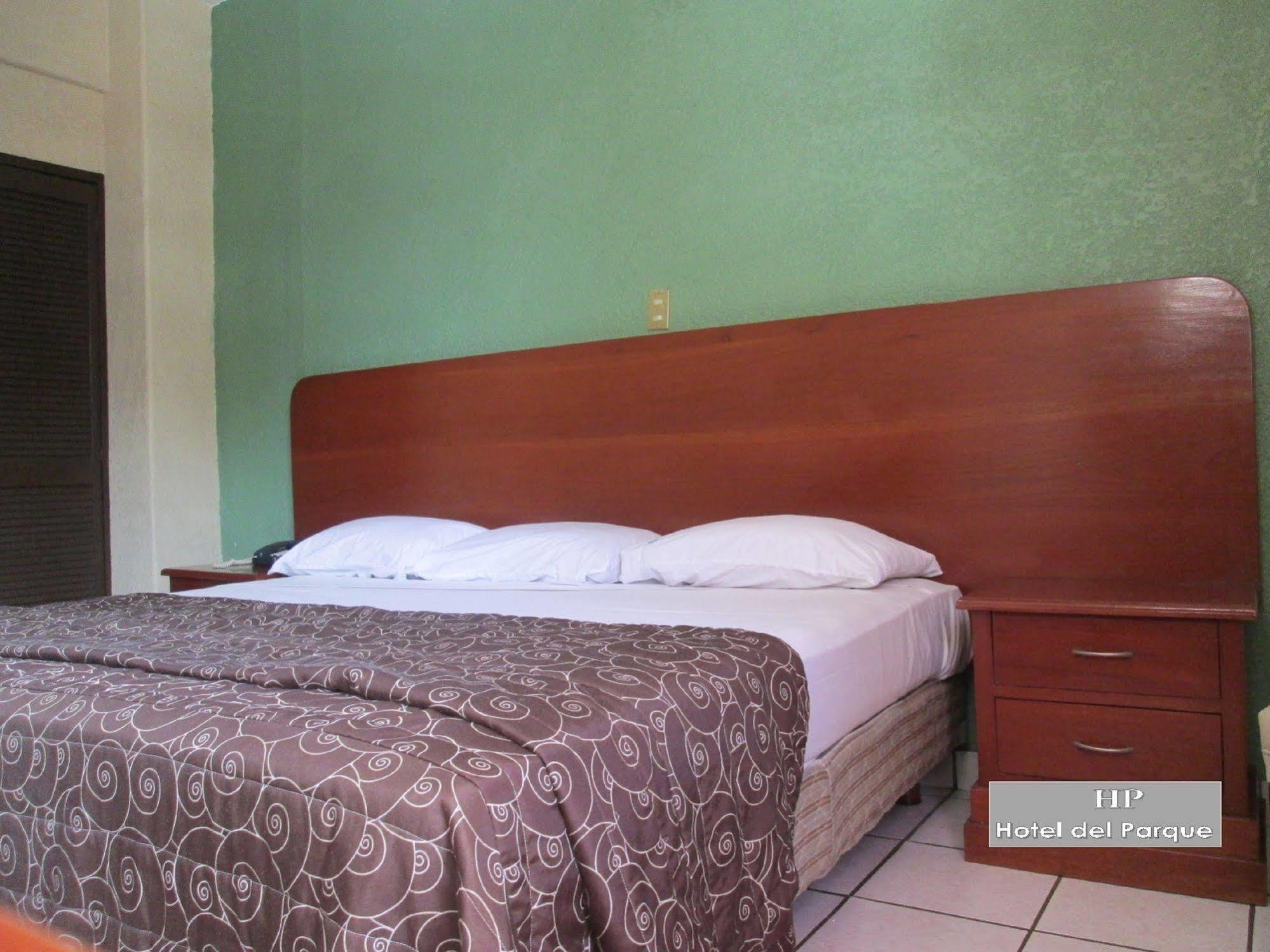 Hotel Del Parque Guadalajara Extérieur photo